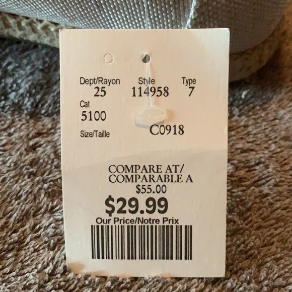 Tom’s flat slip-on espadrilles NWT - Picture 4 of 4